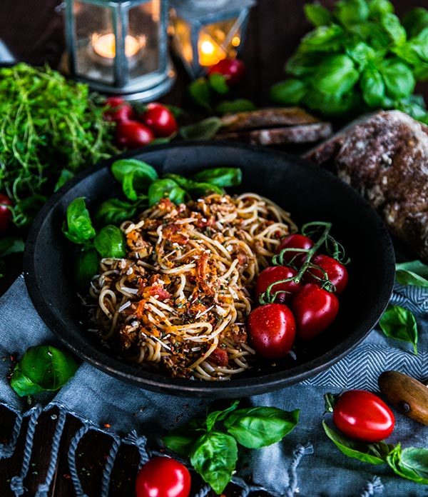 Spagetti med mustig köttfärssås